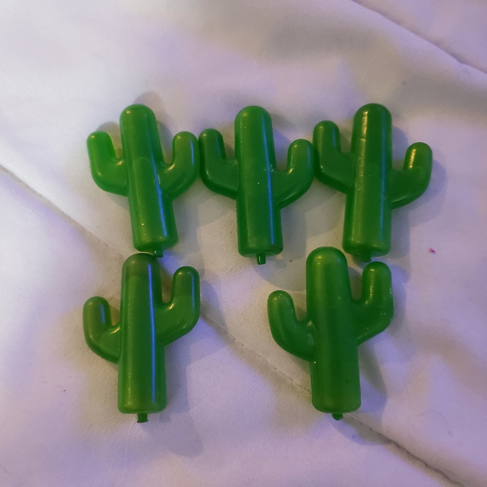 Free W/ Purchase 5 Pk Green Cactus Shaped Ice Cubes